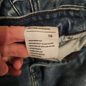 Maurices Kancan Jeans. Size 16. Great Condition.